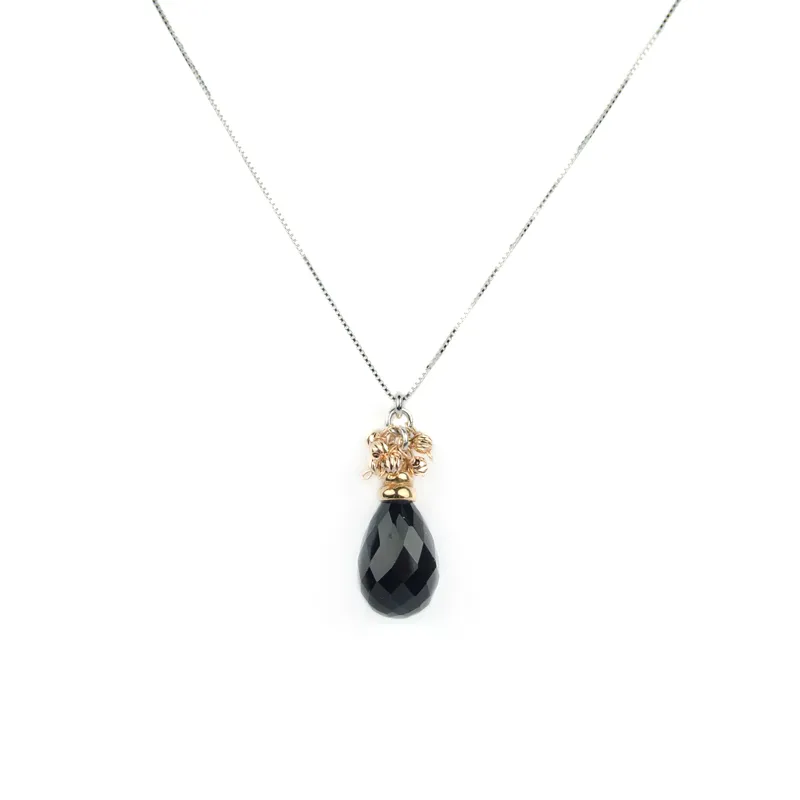Collana in oro bianco con quarzo nero a goccia pendente