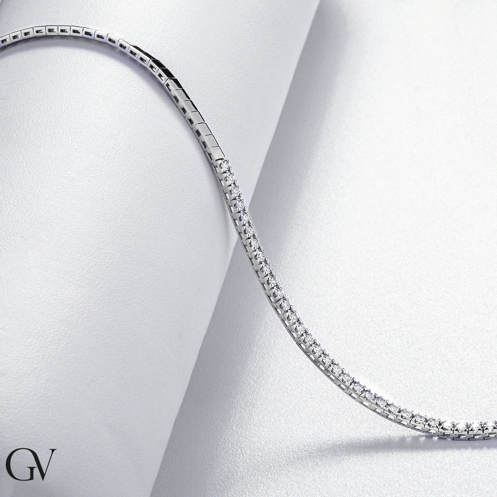 Collana tennis in oro bianco 18k con diamanti