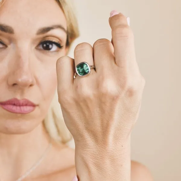 XAN206E Anello rodiato con cristallo medio verde tormalina    